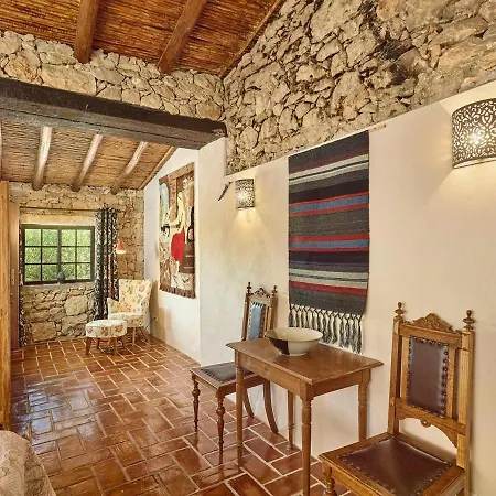 فيلة Sleeps 6 Azinhal e Amendoeira