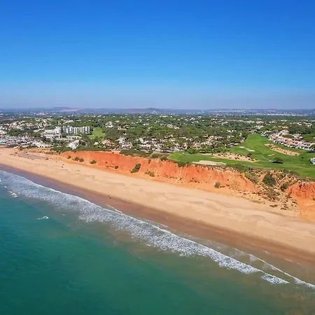 Villa Sleeps 6 *