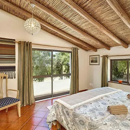 Sleeps 6 * Azinhal e Amendoeira